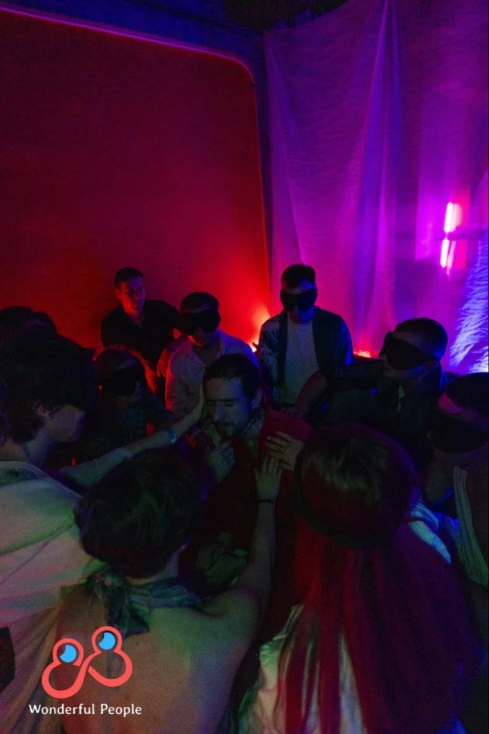 Фото с чувственных вечеринок и мероприятий телесного опыта Wonderful People Party -  Спектр